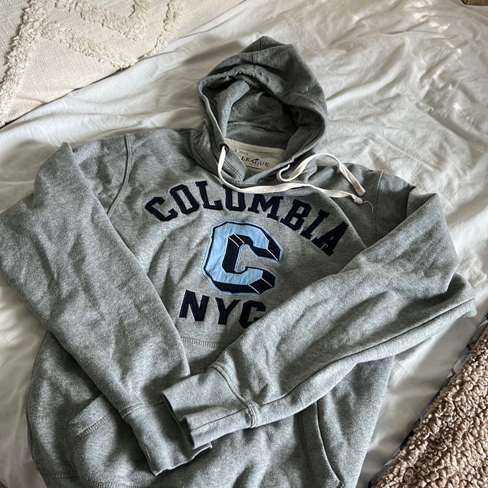 Columbia sweatshirt